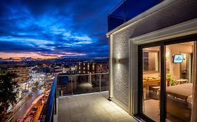 Chroma Fashion Rooms & Apartments